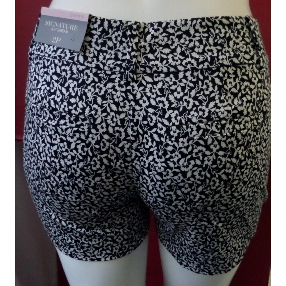 ANN TAYLOR BLACK & WHITE FLORAL SIGNATURE FIT DRESS SHORTS SIZE: 2P NWT - Picture 4 of 4